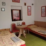 Stará škola - - Celý Komplex- 10 Lůžek Casa de Férias
