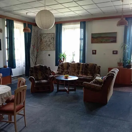 Stara Skola - - Cely Komplex- 10 Luzek Feriehus *